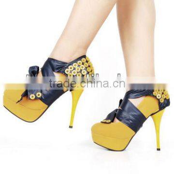 SC015 Decorative fancy girl high heel button shoes condoms