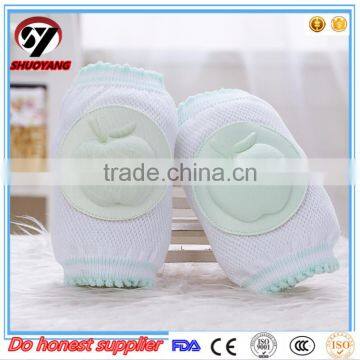 2017 Shuoyang Factory Wh2017 Wholesale Cute Apple Pictures Unisex Baby Crawling Olesale Volleyball Knee Pad Baby Sleeve for Kids photo-2
