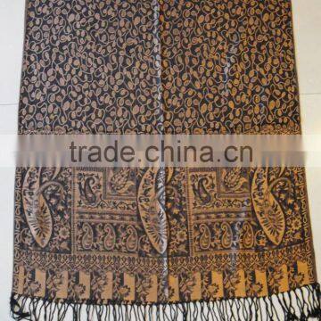 Wholesale factory classic rayon jacquard paisley floral latest shawl for women