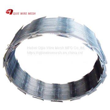 Горячедувковый оцинкованный колючая проволока с острыми выступами в форме бритвы для ограждения-протекции в тюрьмах photo-3