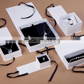China High End Luxury Rigid Collapsible Custom White Jewelry Gift Box photo-2