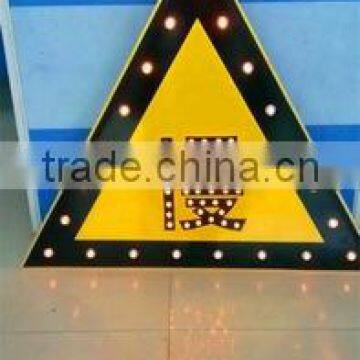 Competetive price superior material 800mm Visible distance Solar Traffic Sign