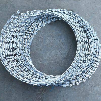 Diamond Green PVC Coated Chain Link Fence - Durable and Aesthetic Security Solution photo-2