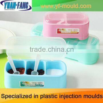 Molded plastic product