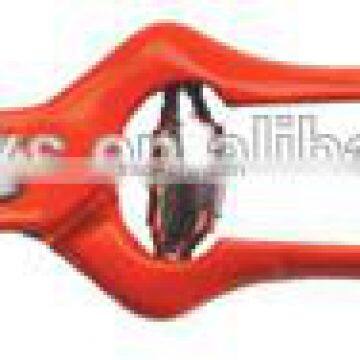 Drop forged pruning shear with serrated teeth TG8027