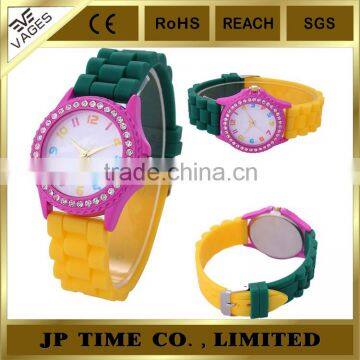 Simple Silica gel Strap Quartz Analog fashion watch teenager Casual New