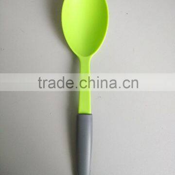 2016 high quality 8pcs nylon kitchen utensils disposable spoon Made in china