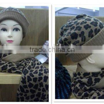 Winter China factory Acrylic Knitted Leopard Print Hat and scarf sets