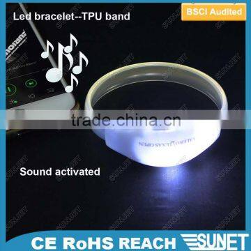 China wholesale custom glow in the dark slap bracelet led