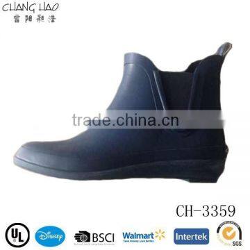 Fashionable cheap women waterproof rubber ankle shoes