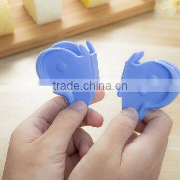 2017 Trending Products Butterfly Shaped Silicone Oven Rack Guard Oven Mitts photo-5