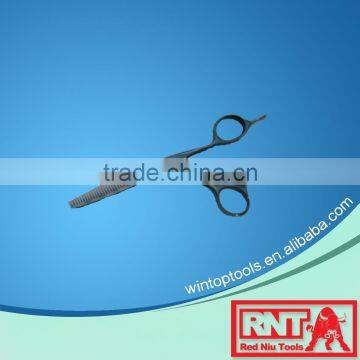 color hair scissor