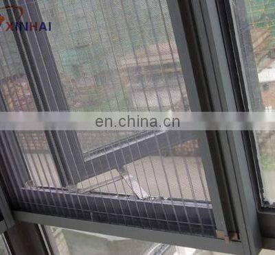 Pvc Coated Decoiling Fence Mesh Wire Cloth Cutting and Bending Square Iron Wire Mesh photo-4