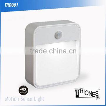 (110091) Bright LED indoor and outdoor Battery powed Emergency motion sensor light