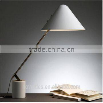 Metal Decoration Contemporary Tabel Desk Lamp photo-2