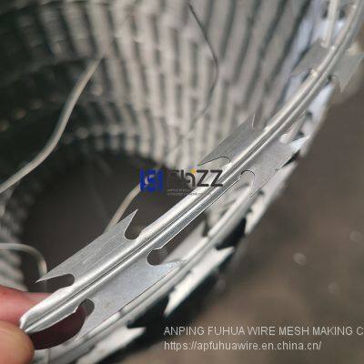 Heavy Galvanized Razor Blades Type BTO-30 DIA 305MM Concertina Razor Wire Unclipped