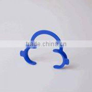 Cheek retractor