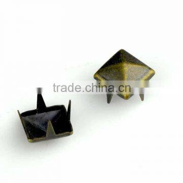 Pyramid brass studs with claws,Antic brass studs with 4 feet