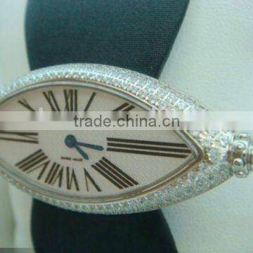 oval lady's quartz watch