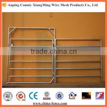 Heavy duty portable cattle yard panel with gate