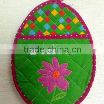 Beautiful embroider pot holder with pocket