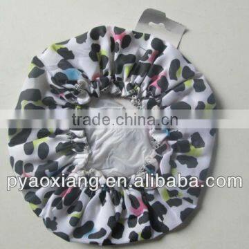 Factory supply best black and grass green dots printed environmently friendly shower caps or hats for hotel and home,etc.