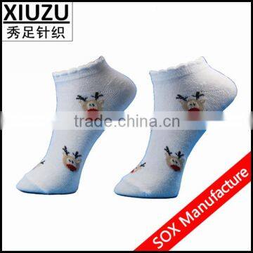 Lady White Jacquard Cartoon Ankle Socks For Christmas