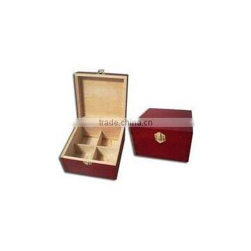 hot selling factory price FSC&SA8000 antique color wooden chocolate case with 4 compartments