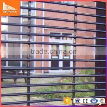 Alibaba China excellent welded security construciton metal fencing