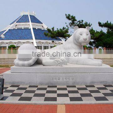 Large animal sculpture marble white tiger statue with ball