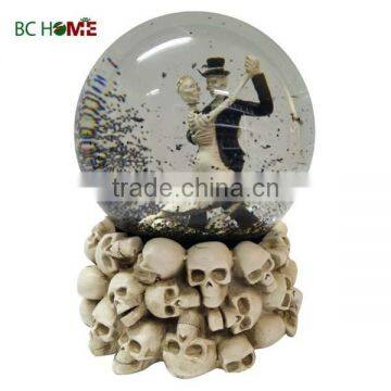 Skeleton couples resin halloween decoration resin snow ball