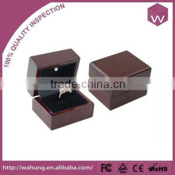 wholesale customized luxury LED light wooden ring boxes