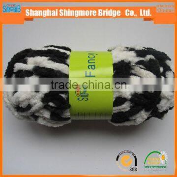 China Novelty Yarn Factory Cheap Wholesale 100 Polyester Knitting Chenille Yarn for Knitting Scarf in Low Yarn Price photo-3