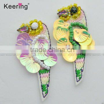 2017 new design small sequin parrot patch design for decoration WPHB-036