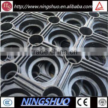 China Factory of High Quality Black Color Anti Slip Grass Rubber Mat