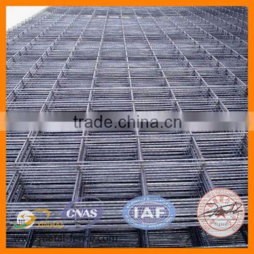 Professional manufacturer of welded wire mesh fence panels in 12 gauge