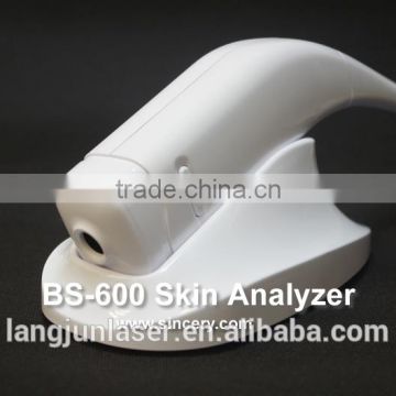 Portable facial skin analyzer magnifier machine