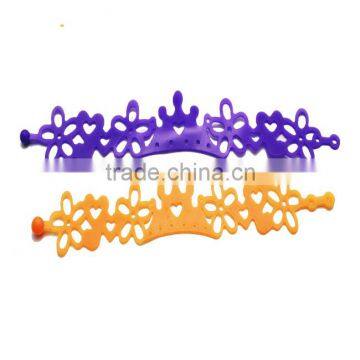 Silicone material make beautiful knot ladies hand bracelet