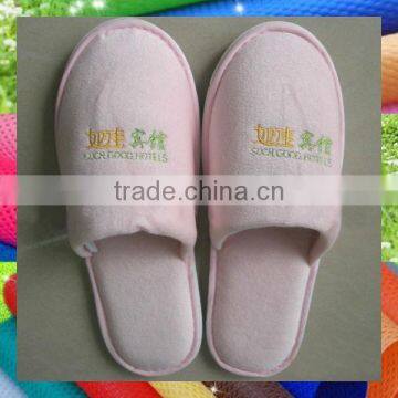 Comfertable and cheap nonwoven fabric slipper