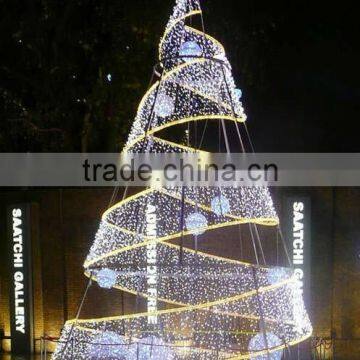 2015 artificial giant spiral christmas tree with decorative light