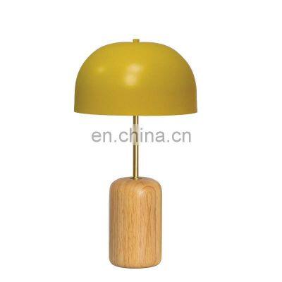 2022 New White Metal Mushroom Shade Wooden Base Desk Light Living Room Reading Table Lamp for Home Decor