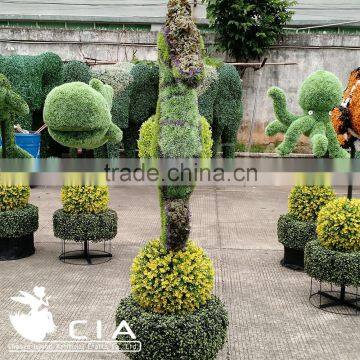 Fake Green Sculpture Animal Boxwood Topiary Hippocampus photo-4