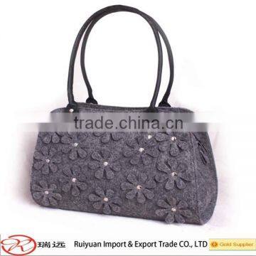 Nice flower design felt women handbag , leisure bag with leather handle made in China