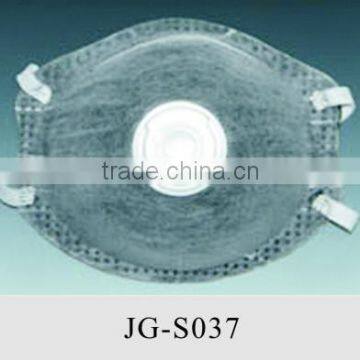 Disposable nonwoven dust mask with valve