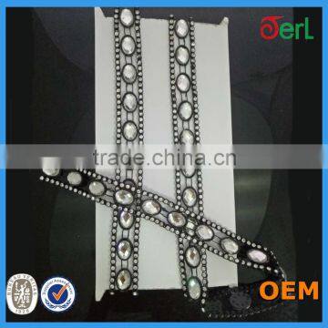 China Wholesale Plastic Rhinestone Trimming for Shoes & Wedding Dress Decoration photo-4