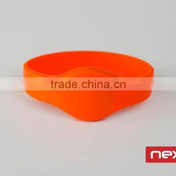 13.56mhz Adjustable Silicone Ntag216 NFC RFID Wristband photo-2