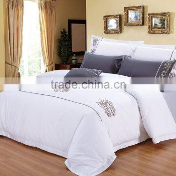 Dubai King size satin hotel bedding set embroidery hotel bed sheet set