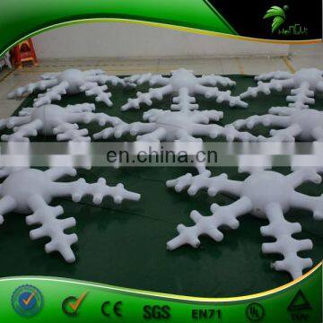 Winter Beautiful Inflatable Lighting Snowflakes , Outdoor Inflatable Christmas Decoration LED Snowflakes Balloon Model