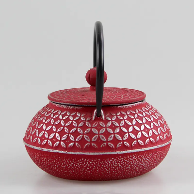 Chinese Factory Price 600ml Vintage Red Four-leaf Clover Pattern Gold Exquisite Cast Iron Tea Kettle Pot Boiling Water Teapot photo-4