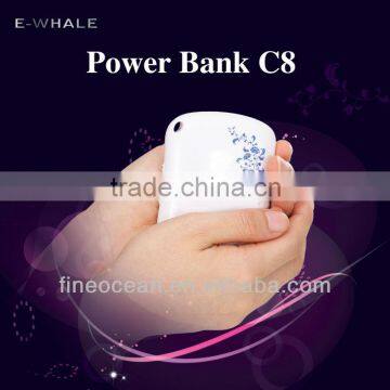 Rechargeable battery charger Power Bank 2400mah C8